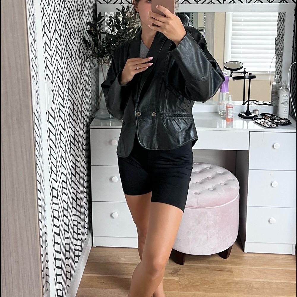 Leather jacket - Picture 6 of 10